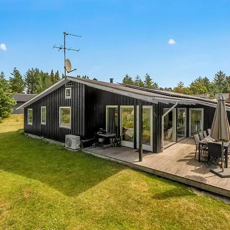 Anemette - 900m From The Sea By Interhome *